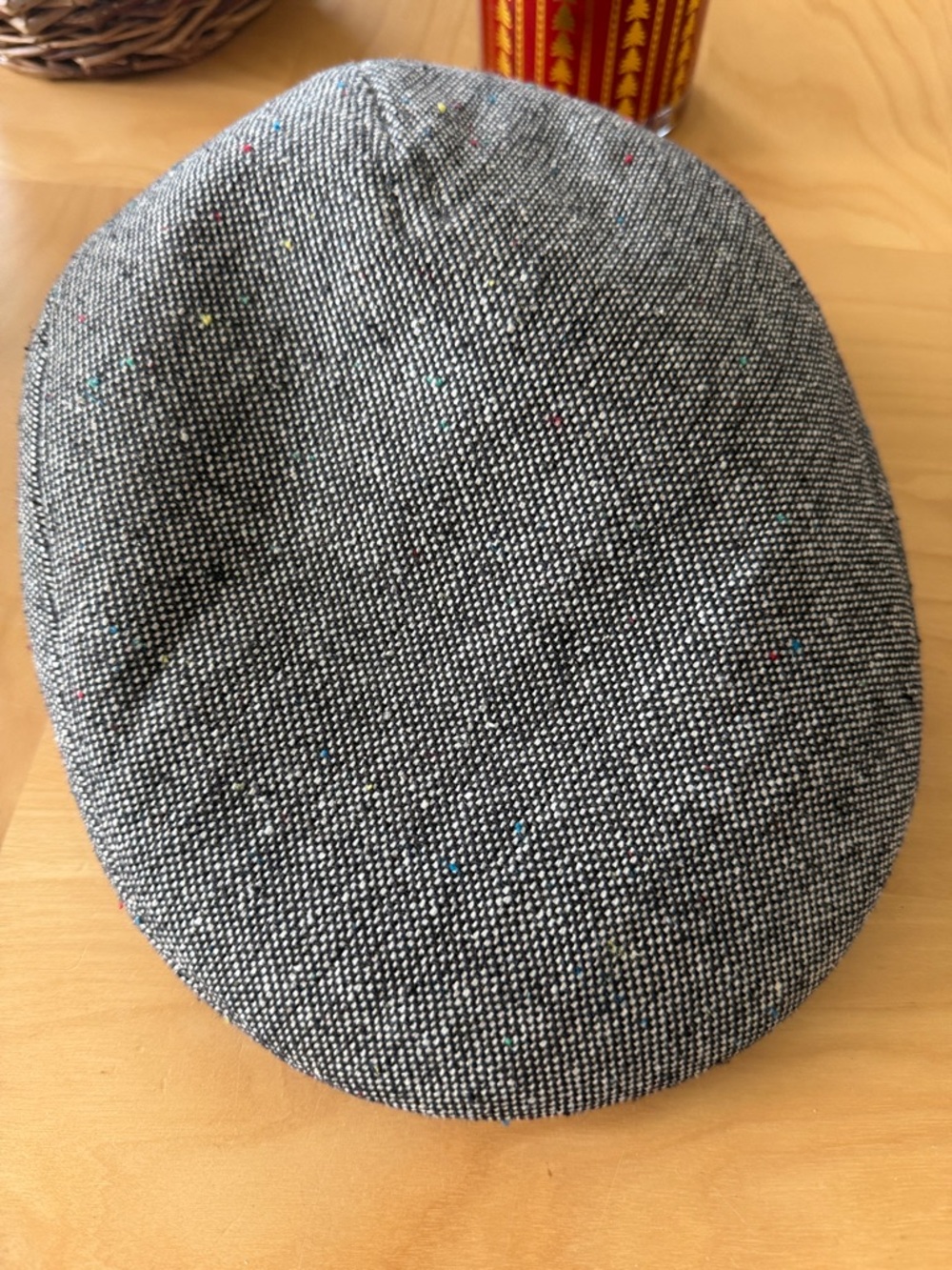 Textured Gray Tweed Newsboy Cap with Subtle Multicolor Flecks